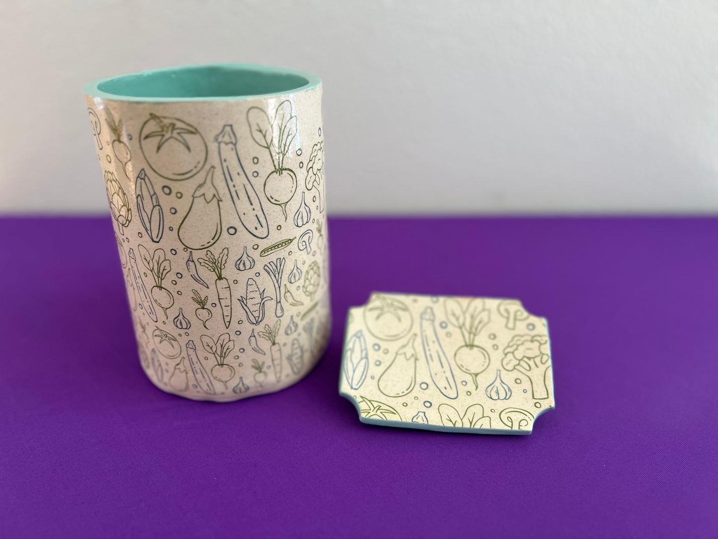 Vegetable Ceramic Utensil Canister/Spoon Rest Set in Seafoam