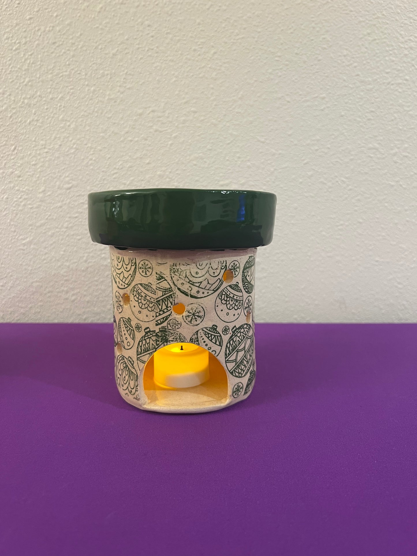 Green Ornaments Wax Warmer