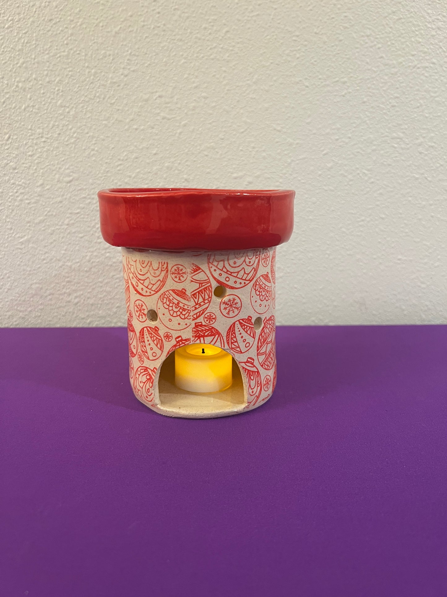 Red Ornaments Wax Warmer